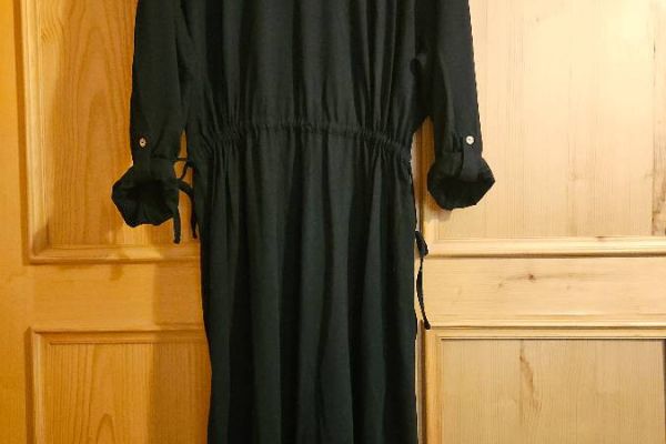 Schwarzes Kleid (50/52) aus 100% Baumwolle