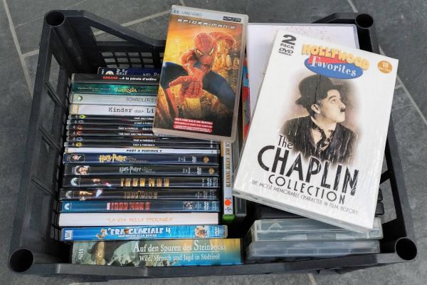 DVDs, Blu-ray, PC&PSP-Spiele. Ganze Kiste 20€