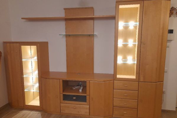 Wohnwand / Wohnzimmerschrank mit integriertem Licht