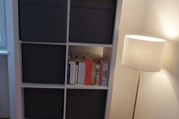 Kallax Regal und Lampe