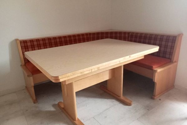 Tisch mit Eckbank