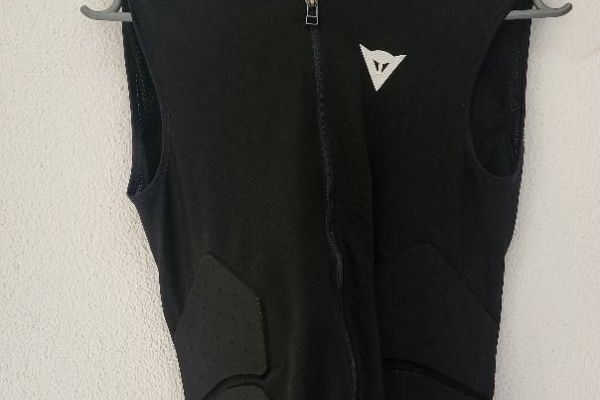 Dainese Rückenschutz in Westen-Form für Kinder
