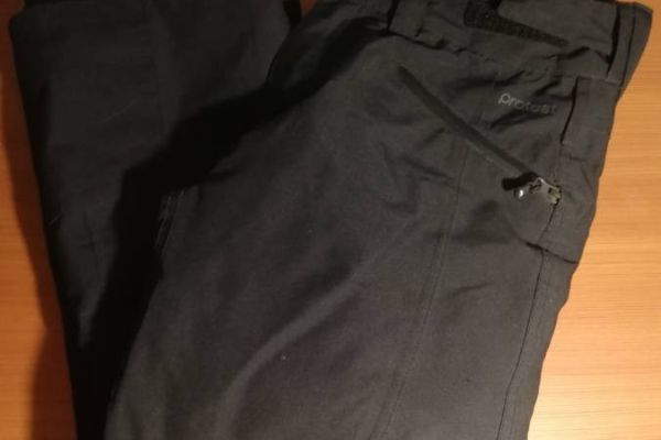 Skihose der Marke Protest