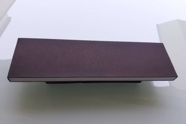 dunkelbraune Wandlampe, Größe ca. 28x8 cm