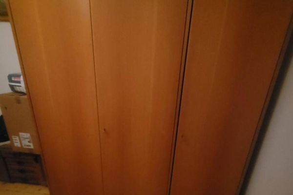 Verkaufe 2 Kleiderschärnke / Vendo 2 armadi