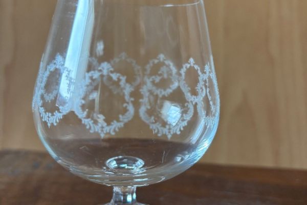 9 Gläser mit Gravur