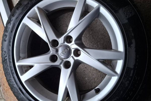 Audi Felgen 17 Zoll + Winterreifen