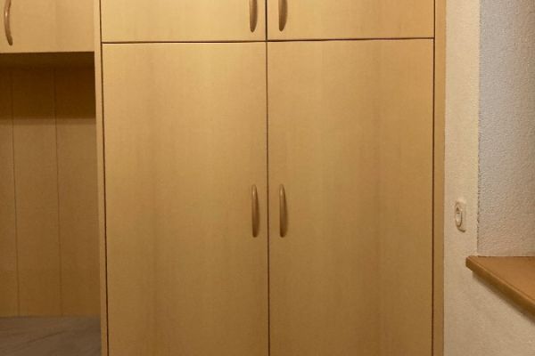Jugendzimmer zu verschenken