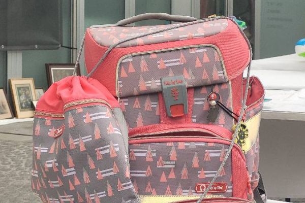 Schultasche mit Zubehör