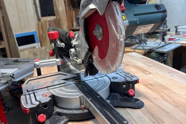 Kappsäge Metabo KGS 216 M