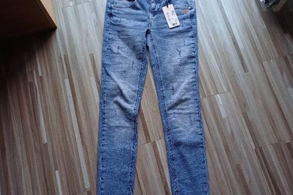 Neue Gang Jeans gr.27, mir zu groß,schneidet wie  gr.28