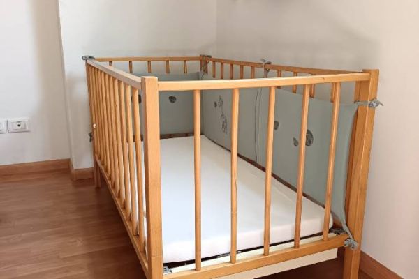 Lettino in legno