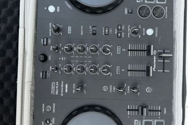 Pioneer DJ DDJ-400 - DJ-Controller professionell – neuwertig, 400€