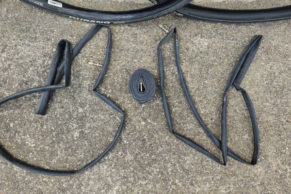 Radreifen Schwalbe Durano 26x1.10 Rennrad/Trekking/Citybike + Schlauch