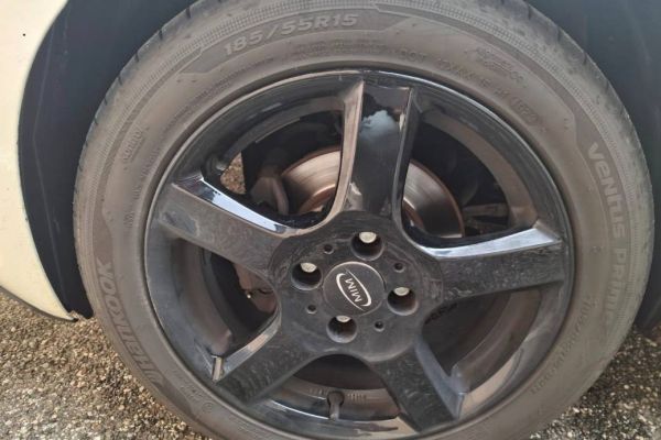 Schwarze neuwertige Stahlfelgen für Fiat 500
