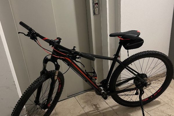 2 neuwertige Cube Fahrräder LTD Pro