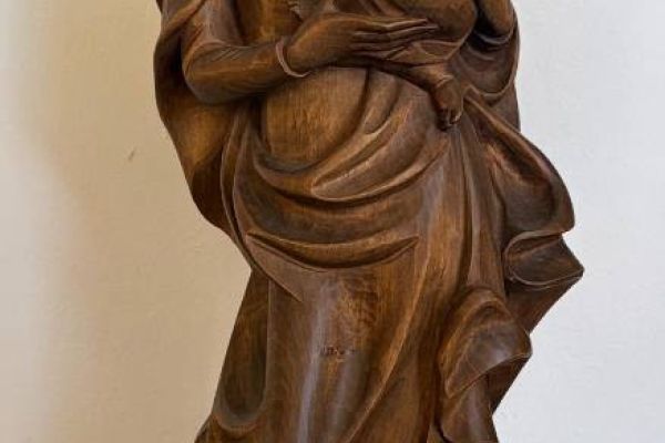 Muttergottesstatue aus Holz