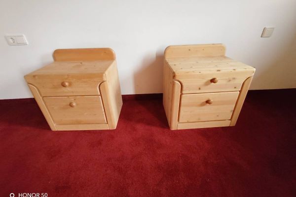 Schlafzimmerschrank , 2 Komoden, 2 Nachtkästchen