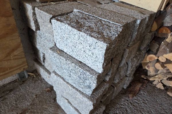 80 Stück Granitsteine 20x10x10