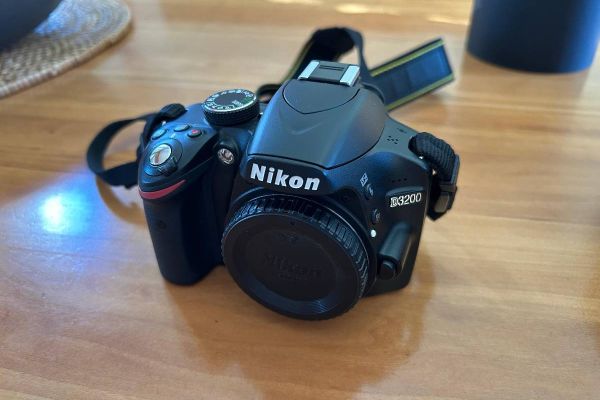 Digitalkamera Nikon D3200 mit Objektiven