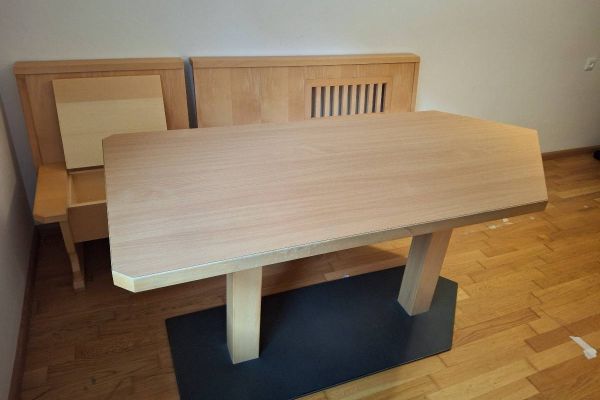 Eckbank mit zwei Bänke