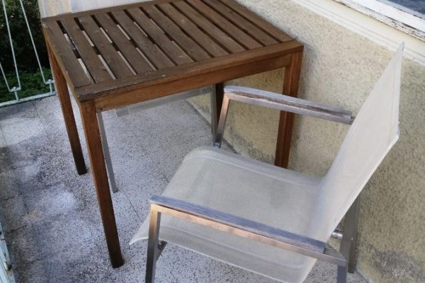 Kleiner Tisch für Außenbereich billig abzugeben