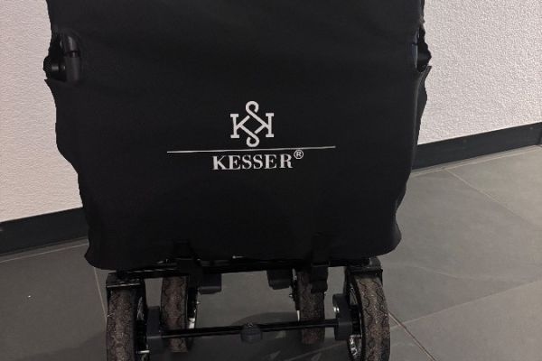 Bollerwagen Kesser mit Überdachung
