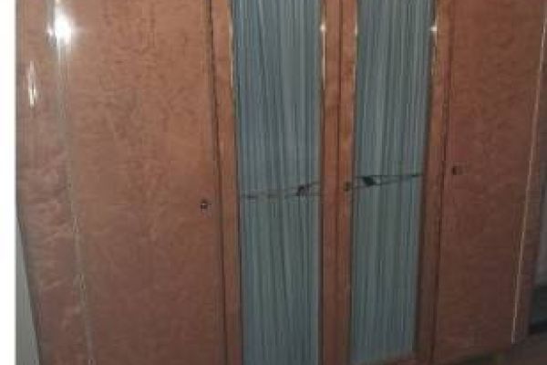 Schrank zu verschenken