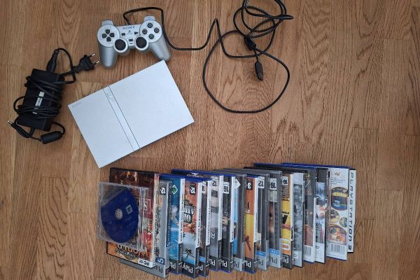 PlayStation 2 inklusive passender Spiele