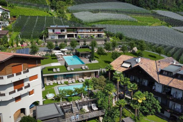 HOUSEKEEPING - GOUVERNATE
