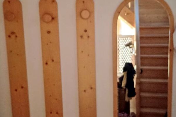 Vollholzgarderobe mit Spiegel