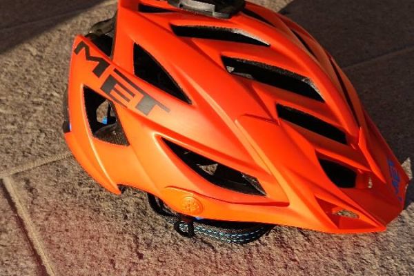 Fahrradhelm MET