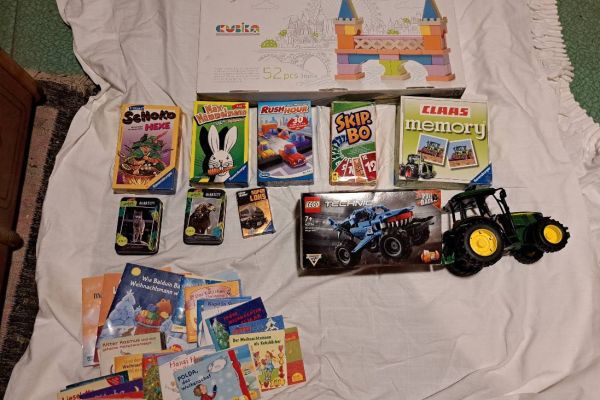 Verkaufe verschiedene Spielsachen
