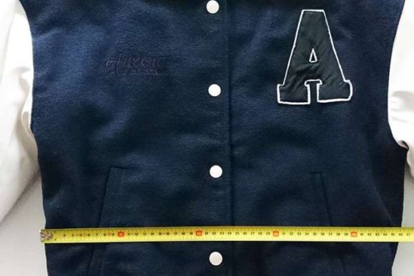Warme Collegejacke unisex Größe S - M / Junge - Mädchen