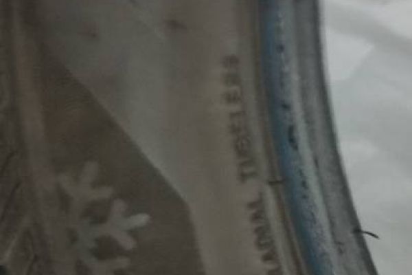 Gebrauchte winterreifen abzugeben sehr gut auch im Sommer zum Abfahren