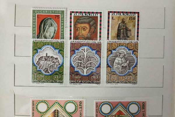 Briefmarken UNGESTEMPELT Italien/Vatikan Lire + Euro