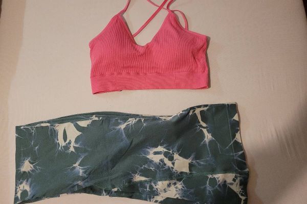 Sport Hose und BH