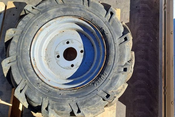 Reifen für Hebebühne Windegger K5