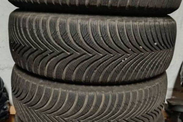 4 Winterreifen 205/60/R16