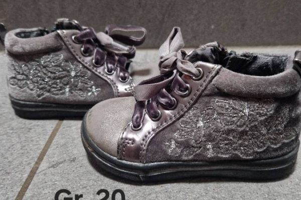 Kinderschuhe