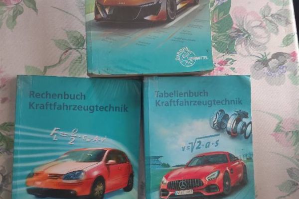 Schulbücher für Mechaniker