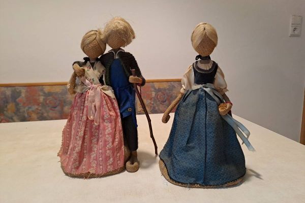 Trachtenpuppen handgemacht