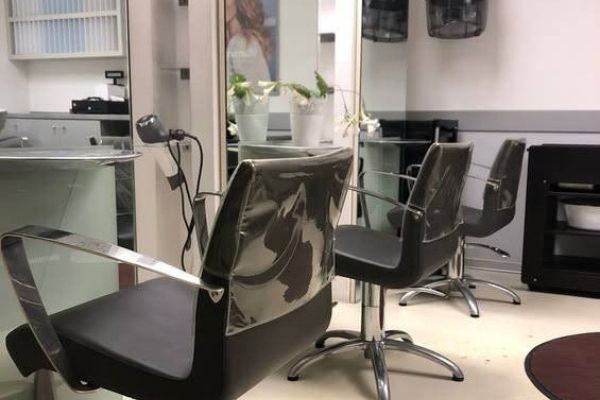 Friseursalonreinrichtung