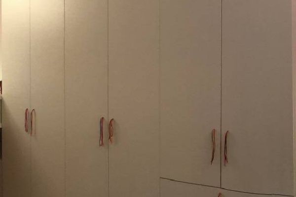 Kleiderschrank sehr gute Qualität