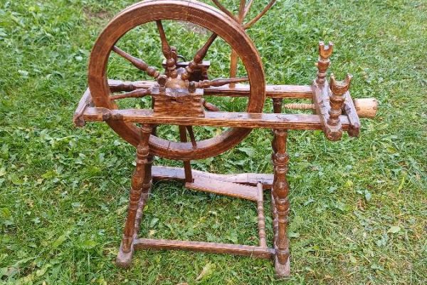 Antikes Deko Spinnrad