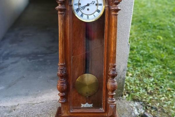 Antike Wanduhr für Bastler, Gewichte fehlen