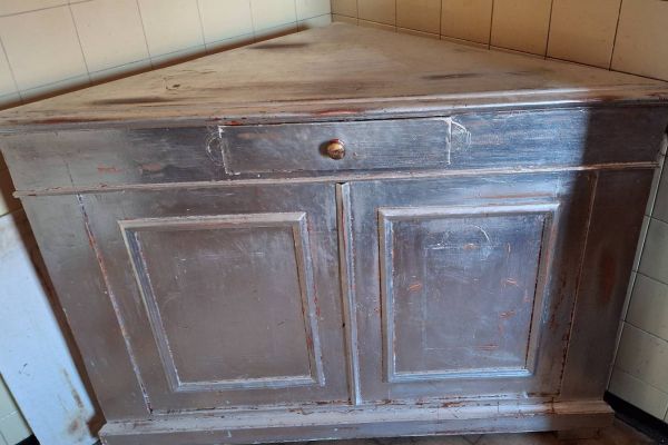Eckschrank versilbert
