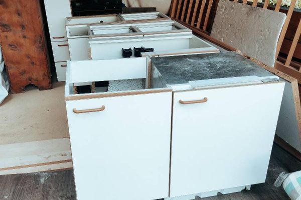 Einbauküche abzugeben