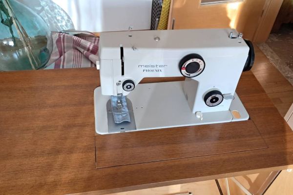 Nähmaschine zu verkaufen