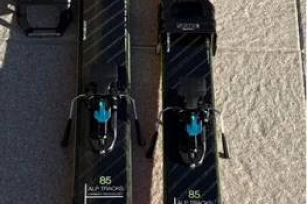 Skitouren Ski Movement Alp Tracks mit Bindung, Harscheisen - 2x Felle